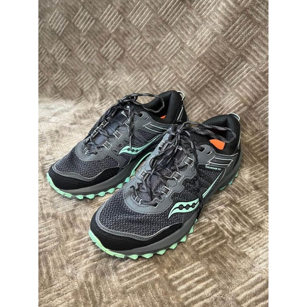 Women’s Saucony Run Anywhere Atheltic Shoes Size 8 Gray